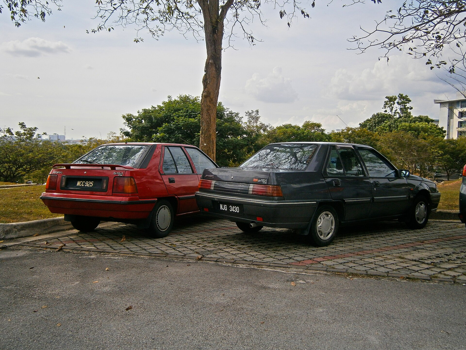 Proton Saga Iswara Aeroback