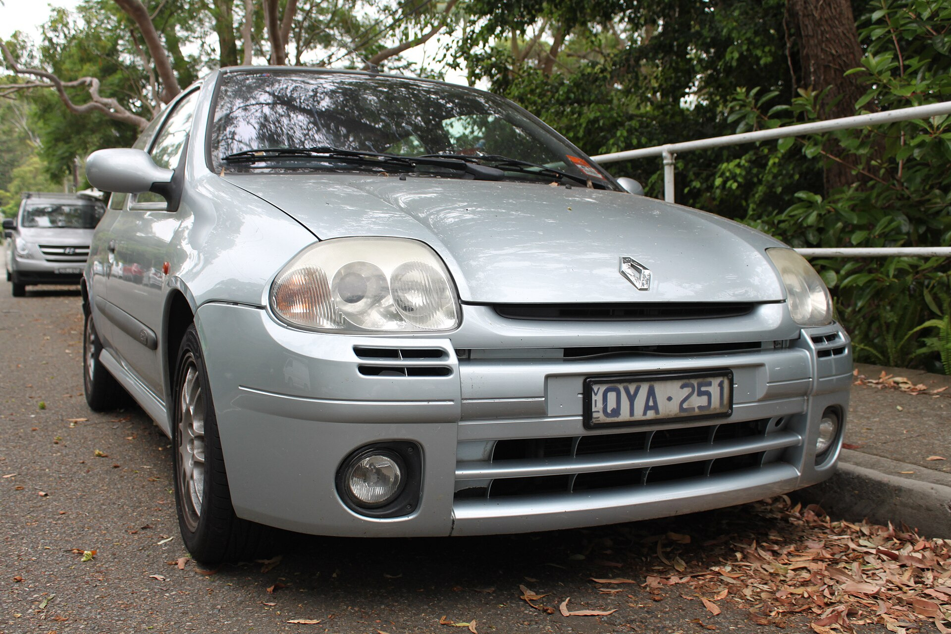 Renault Clio II (Phase II, 2001) 3-door